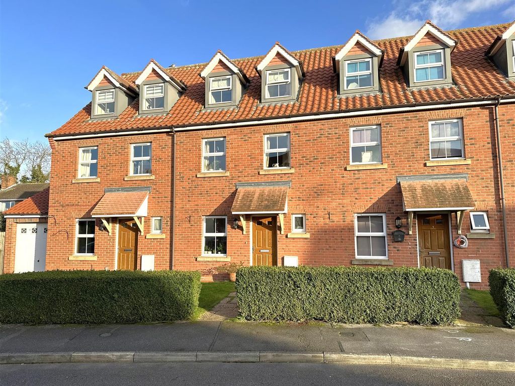 3 bed town house for sale in Ash Tree Way, Bassingham, Lincoln LN5, £235,000