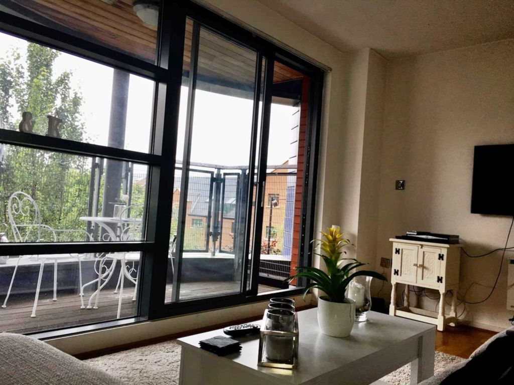 2 bed flat for sale in Blantyre Street, Manchester M15, £219,999