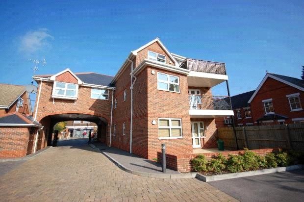 2 bed flat for sale in Crichton Court, West End Road, Mortimer Common, Reading RG7, £265,000