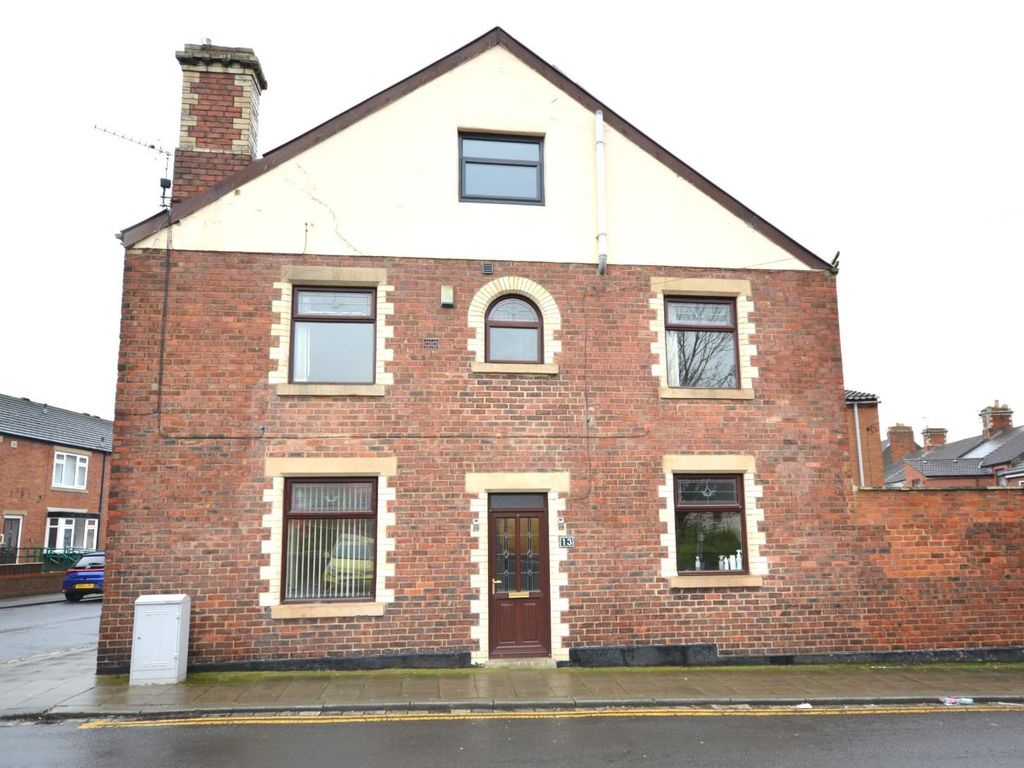 4 bed end terrace house to rent in East Parade, Bishop Auckland DL14, £600 pcm
