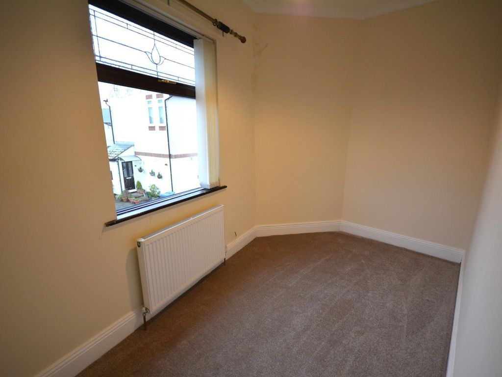 4 bed end terrace house to rent in East Parade, Bishop Auckland DL14, £600 pcm