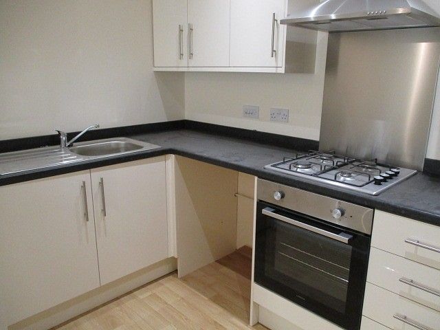 2 bed flat to rent in Blenheim Drive, Chilwell NG9, £850 pcm