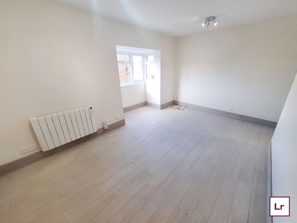 Property to rent in Rabournmead Drive, Northolt UB5, £1,100 pcm