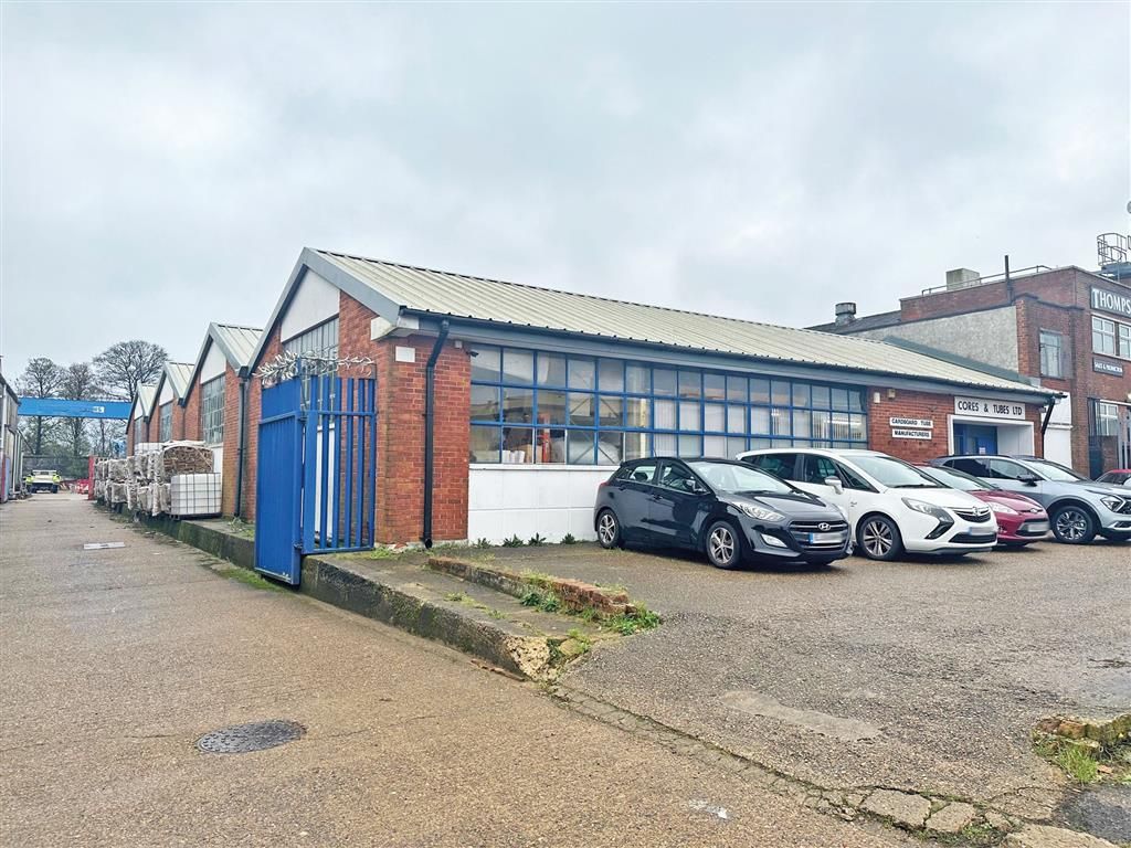 Property for sale in Vulcan Way, New Addington, Croydon CR0, £525,000
