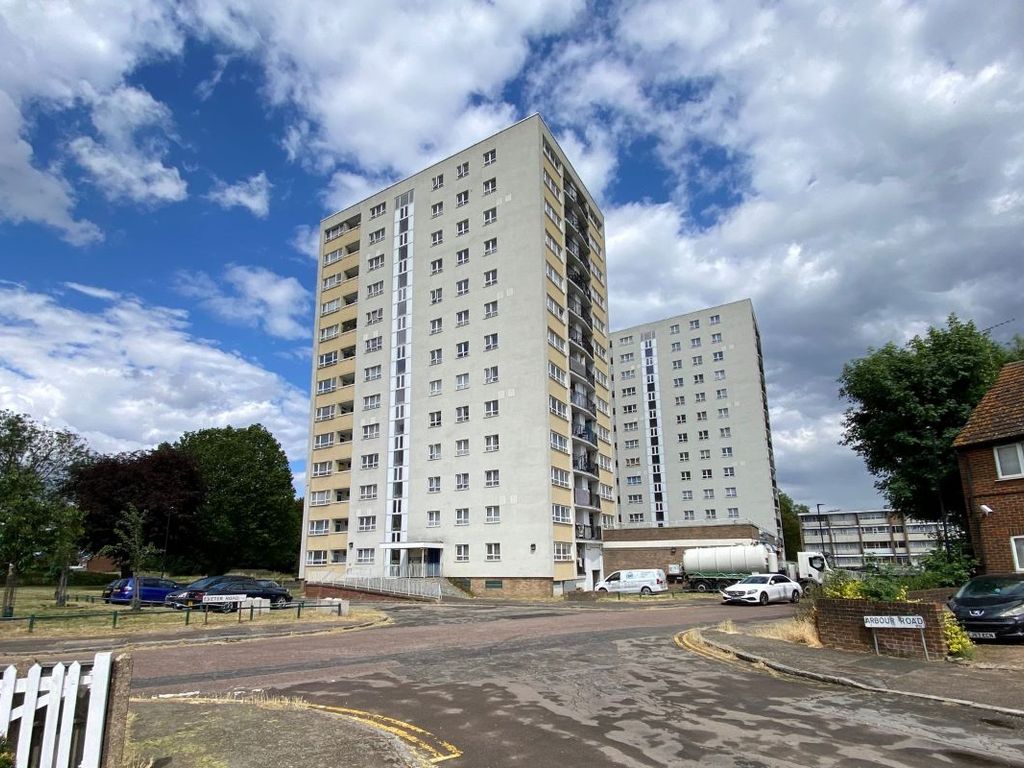 2 bed flat for sale in 51 Honiton House, Exeter Road, Enfield, Middlesex EN3, £110,000