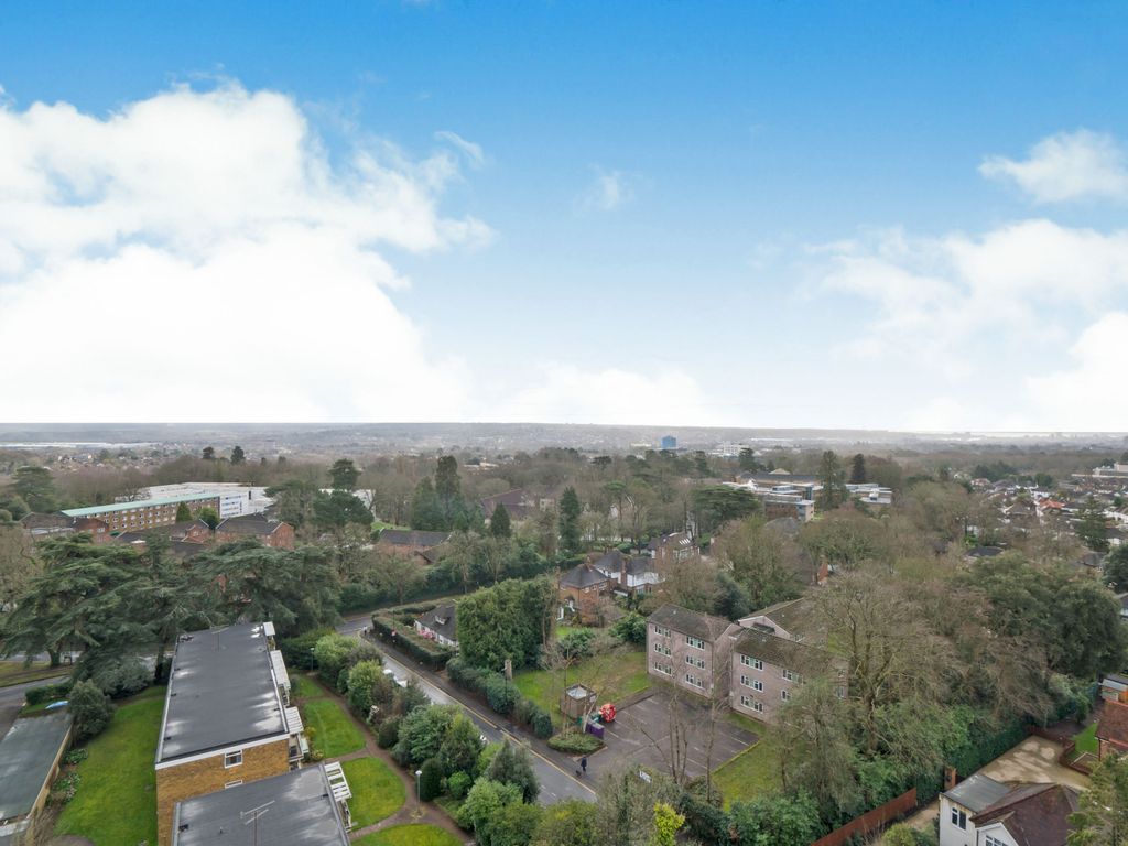 2 bed flat for sale in Brampton Tower, Bassett Avenue, Southampton, Hampshire SO16, £230,000