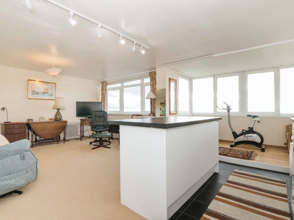 2 bed flat for sale in Brampton Tower, Bassett Avenue, Southampton, Hampshire SO16, £230,000