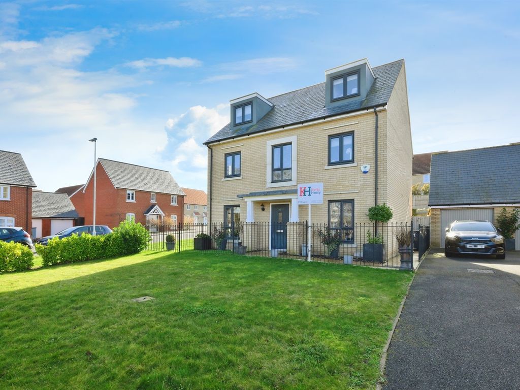 5 bed detached house for sale in Leverett Way, Saffron Walden CB10, £750,000