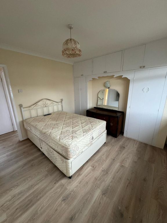 3 bed semi-detached house to rent in Keir Hardie Way, Barking IG11, £2,400 pcm