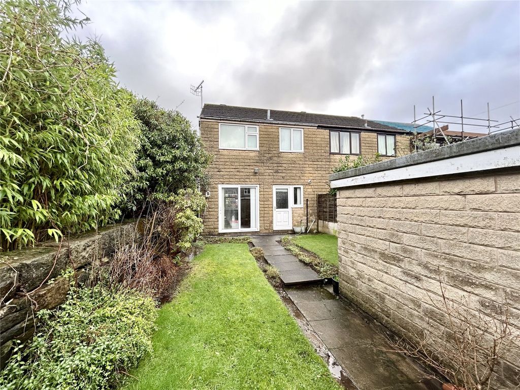 3 bed terraced house for sale in Pickhill, Uppermill, Saddleworth OL3, £285,000