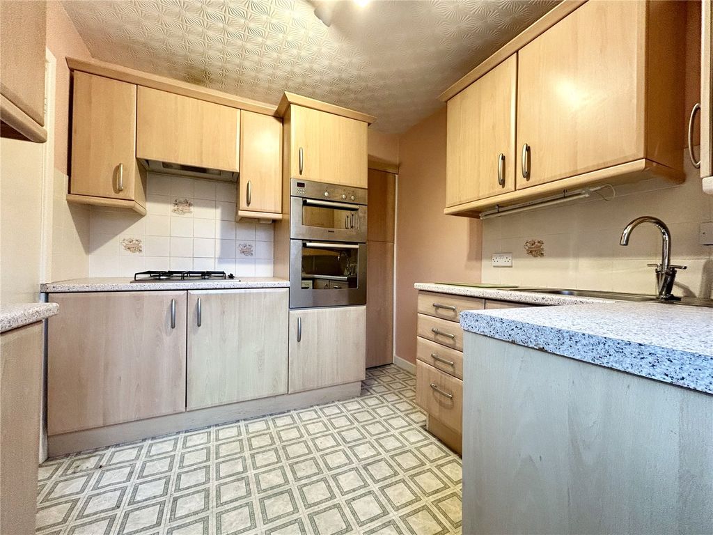 3 bed terraced house for sale in Pickhill, Uppermill, Saddleworth OL3, £285,000