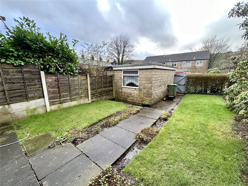 3 bed terraced house for sale in Pickhill, Uppermill, Saddleworth OL3, £285,000