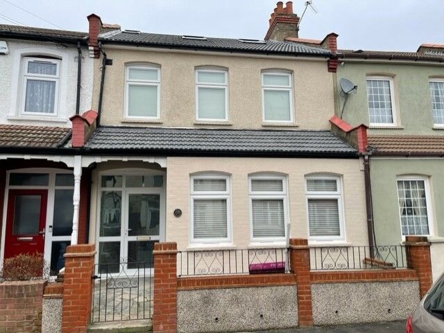 5 bed terraced house to rent in Colliers Water Lane, Thornton Heath CR7, £3,950 pcm