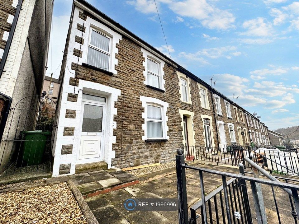 2 bed end terrace house to rent in Queens Road, Elliots Town, New Tredegar NP24, £695 pcm