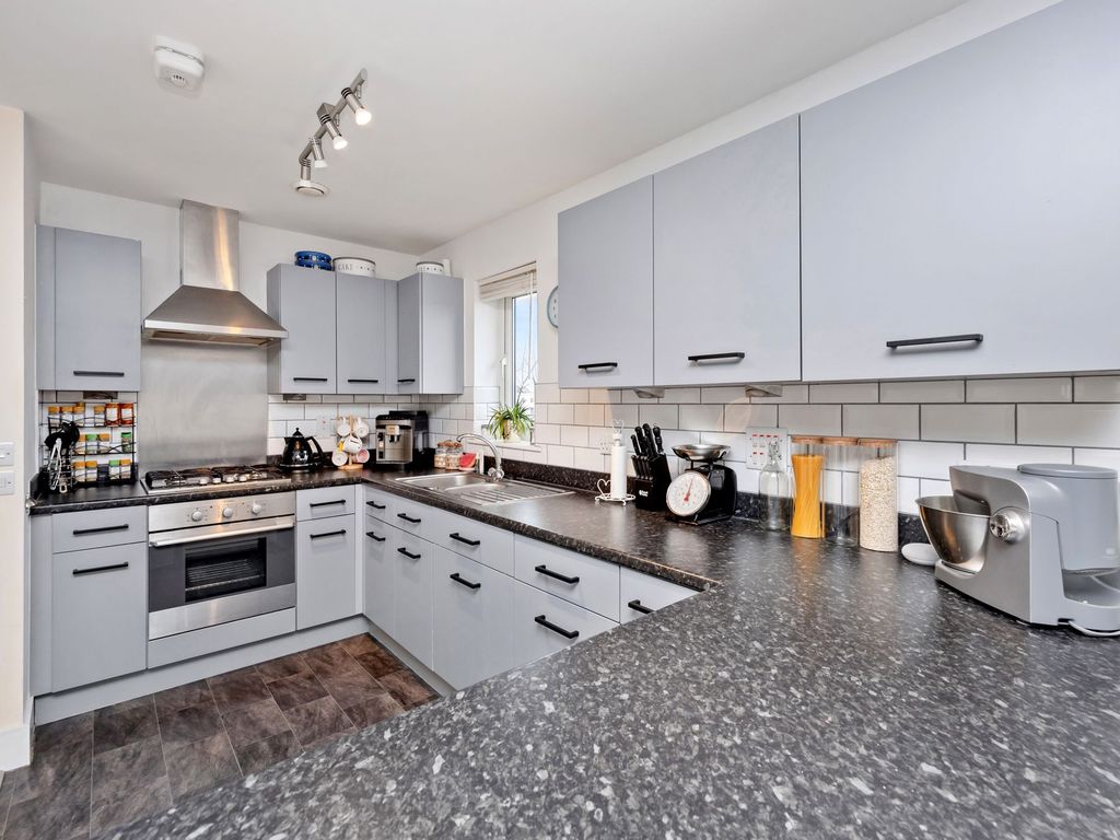2 bed flat for sale in Station Approach, Gellar Court Station Approach RH6, £260,000