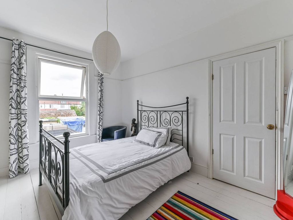 3 bed terraced house for sale in Dalmeny Avenue, Norbury, London SW16, £575,000