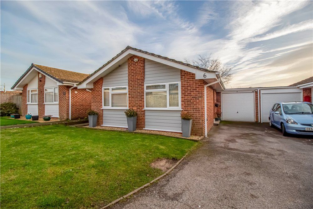 2 bed bungalow for sale in Ferndown, Dorset BH22, £415,000