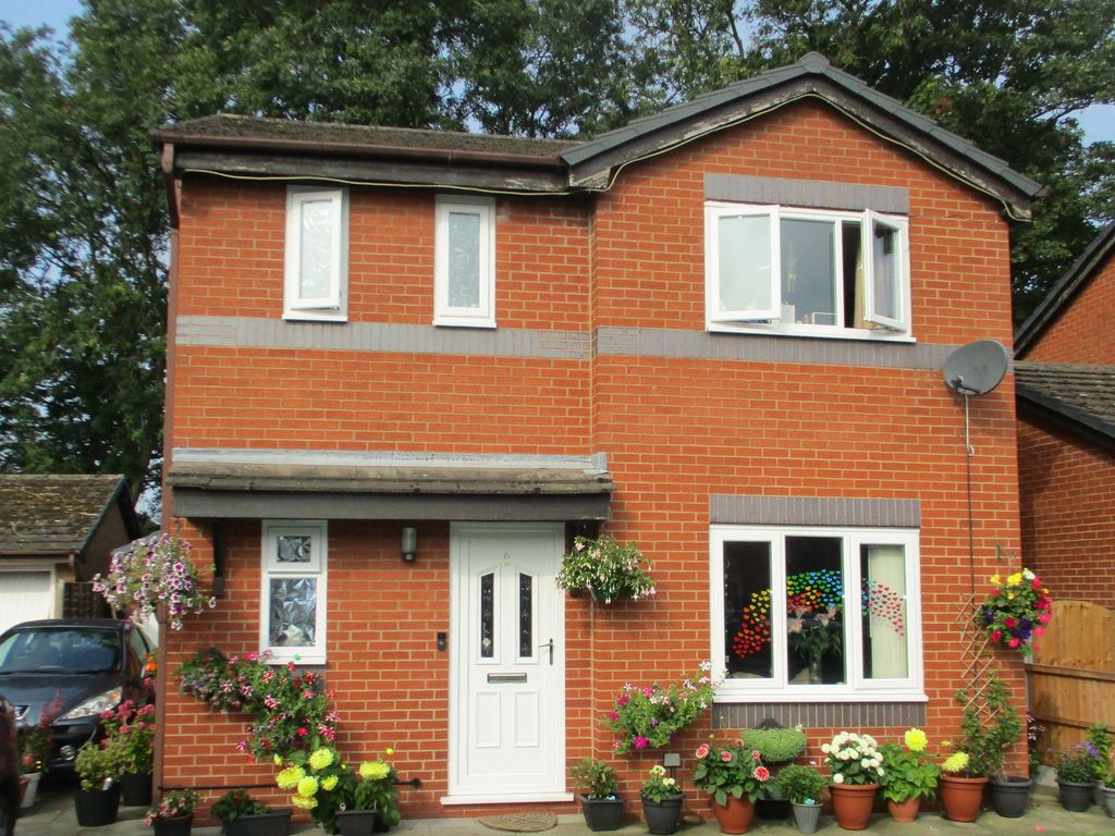 3 bed detached house for sale in Gillow Road, Kirkham, Preston PR4, £225,000