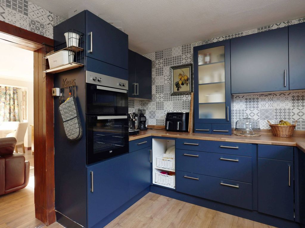 3 bed flat for sale in Overton Crescent, Denny, Stirlingshire FK6, £68,000