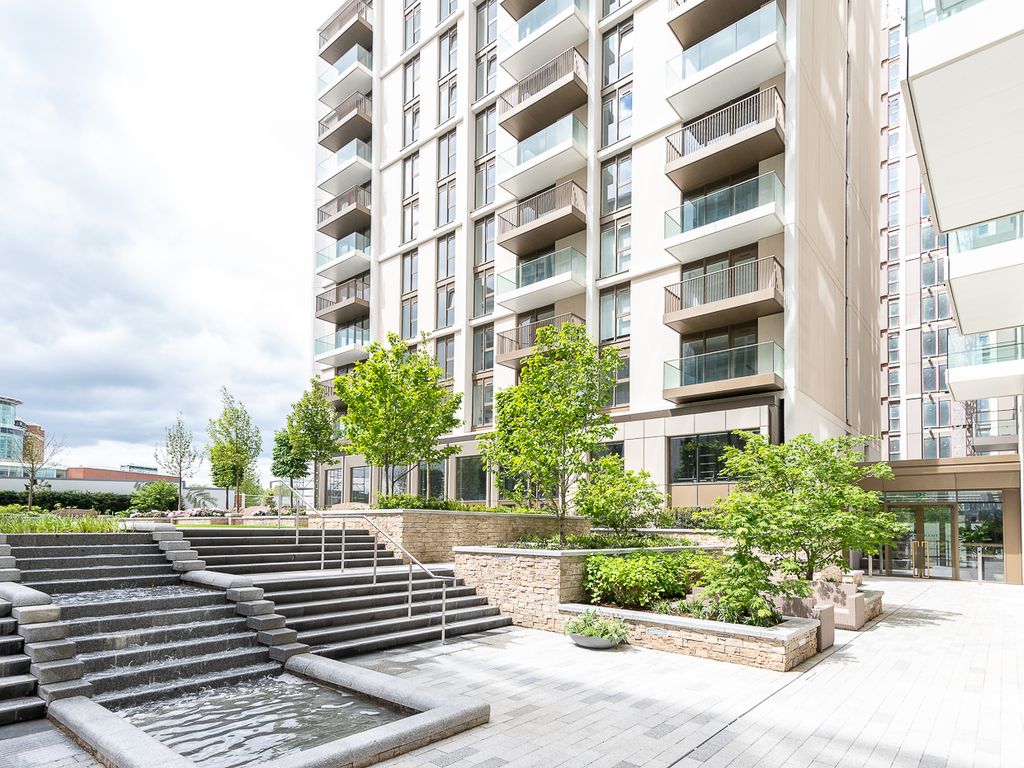 1 bed flat to rent in White City Living, Parkside Apartments, Cascade Way, White City W12, £2,925 pcm