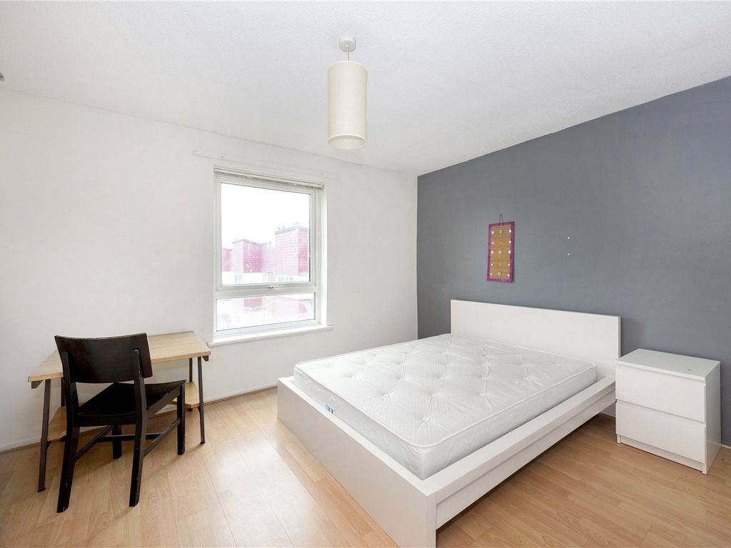 2 bed maisonette to rent in Lamberhurst House, 13 Lovelinch Close, London SE15, £1,650 pcm