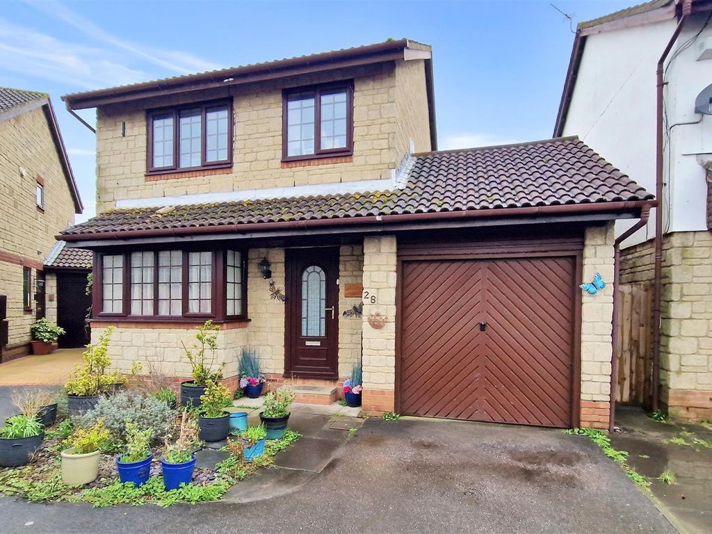 3 bed detached house for sale in Priston Close, Weston-Super-Mare BS22, £300,000