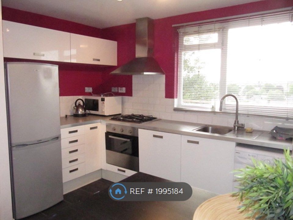 3 bed flat to rent in Balham, London SW12, £2,800 pcm
