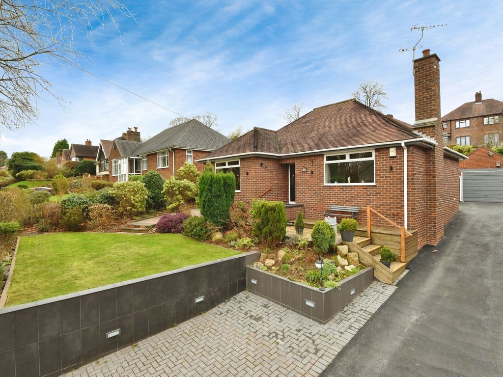 2 bed detached bungalow for sale in Stafford Avenue, Newcastle ST5, £280,000