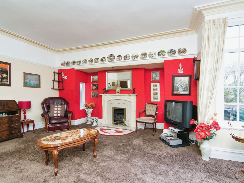 2 bed flat for sale in Whitehall Road, Rhos On Sea, Colwyn Bay, Conwy LL28, £260,000