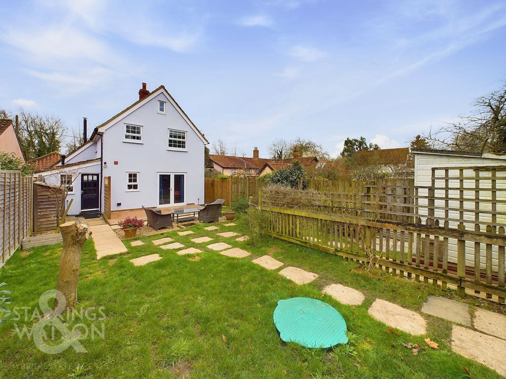 3 bed detached house for sale in The Street, Thornham Magna, Eye IP23, £400,000