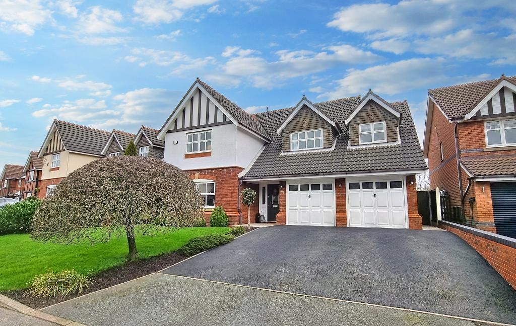 4 bed detached house for sale in Elm Tree Grove, Brockhall Village BB6, £525,000