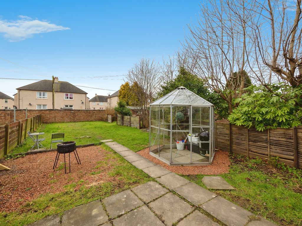 2 bed flat for sale in Newhouse Road, Grangemouth FK3, £99,000