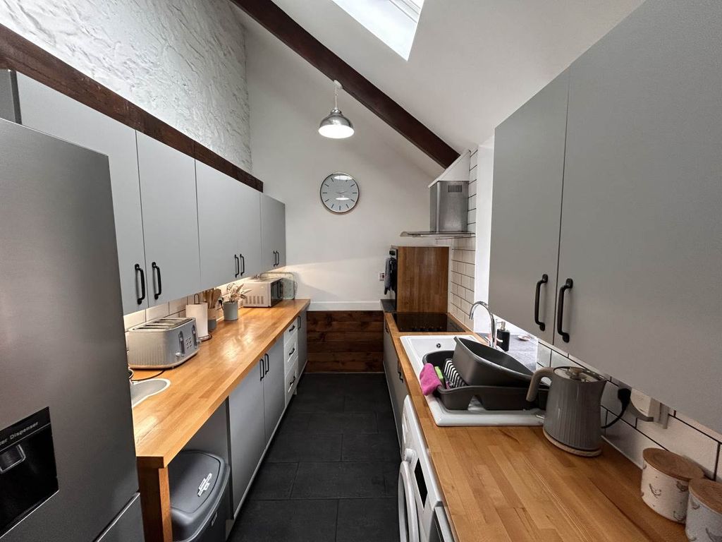 2 bed property to rent in Llanddewi Brefi, Tregaron, Ceredigion SY25, £875 pcm