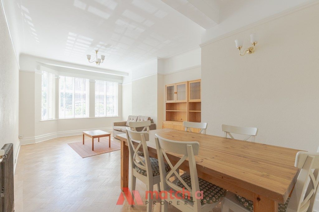 3 bed flat for sale in Haven Green Court, Haven Green, Ealing W5, £775,000