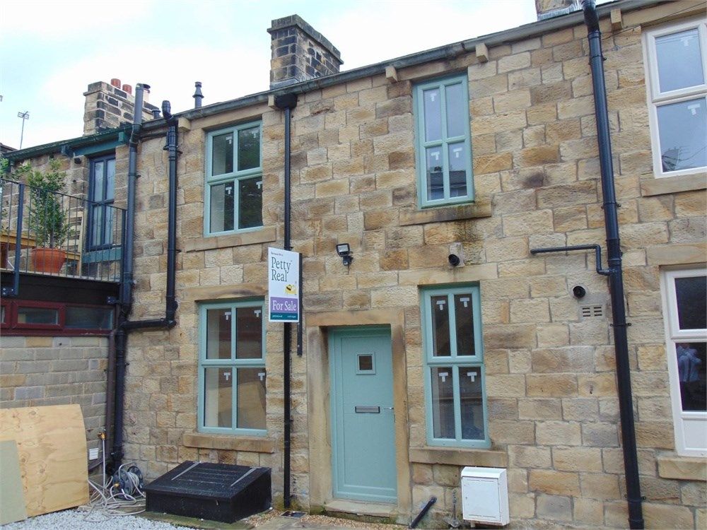 2 bed terraced house to rent in Butterfield Street, Barrowford, Nelson BB9, £695 pcm