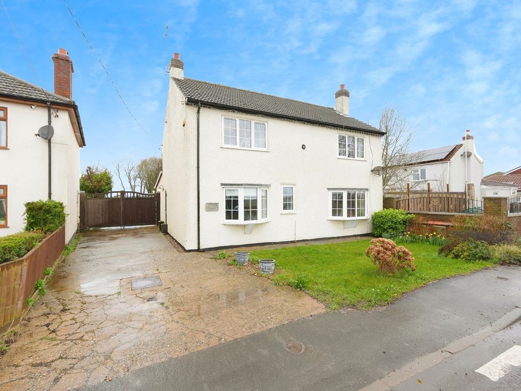 4 bed detached house for sale in Sutton Road, Huttoft, Alford LN13, £365,000