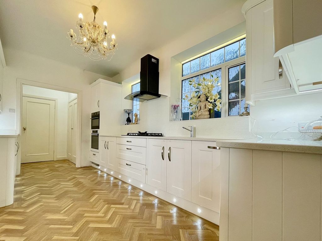 5 bed flat for sale in Bath Road, Bournemouth BH1, £750,000