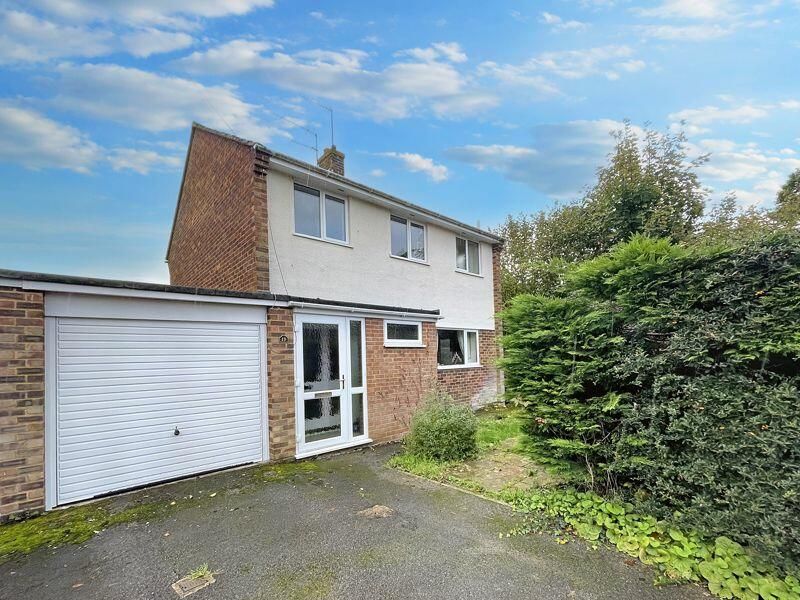 3 bed link detached house for sale in 19 Churchill Close, Flackwell Heath, High Wycombe, Buckinghamshire HP10, £400,000