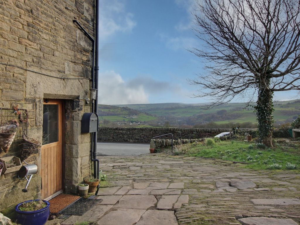 3 bed barn conversion for sale in Midgley, Luddendenfoot, Halifax HX2, £425,000