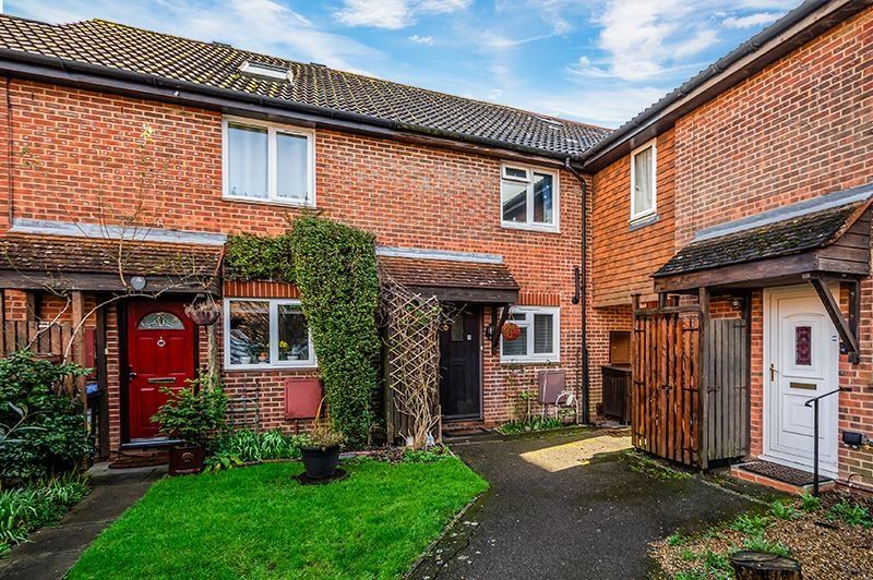 2 bed terraced house for sale in Barnfield Way, Oxted RH8, £375,000