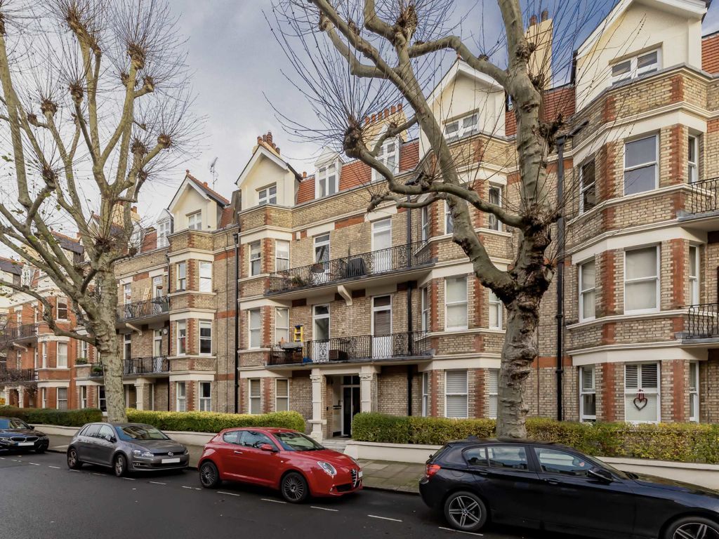 3 bed flat to rent in Castellain Road, London W9, £3,597 pcm