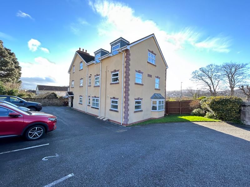 2 bed flat for sale in Albert Drive, Deganwy, Conwy LL31, £265,000