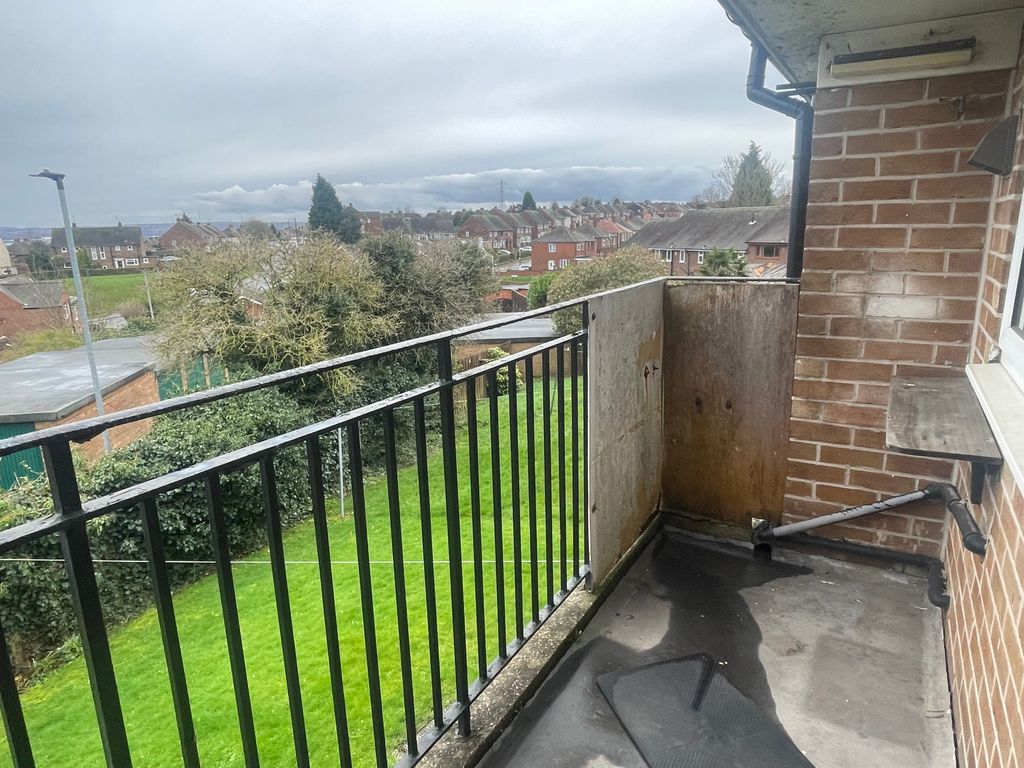 2 bed flat for sale in Winterhill Road, Rotherham S61, £70,000