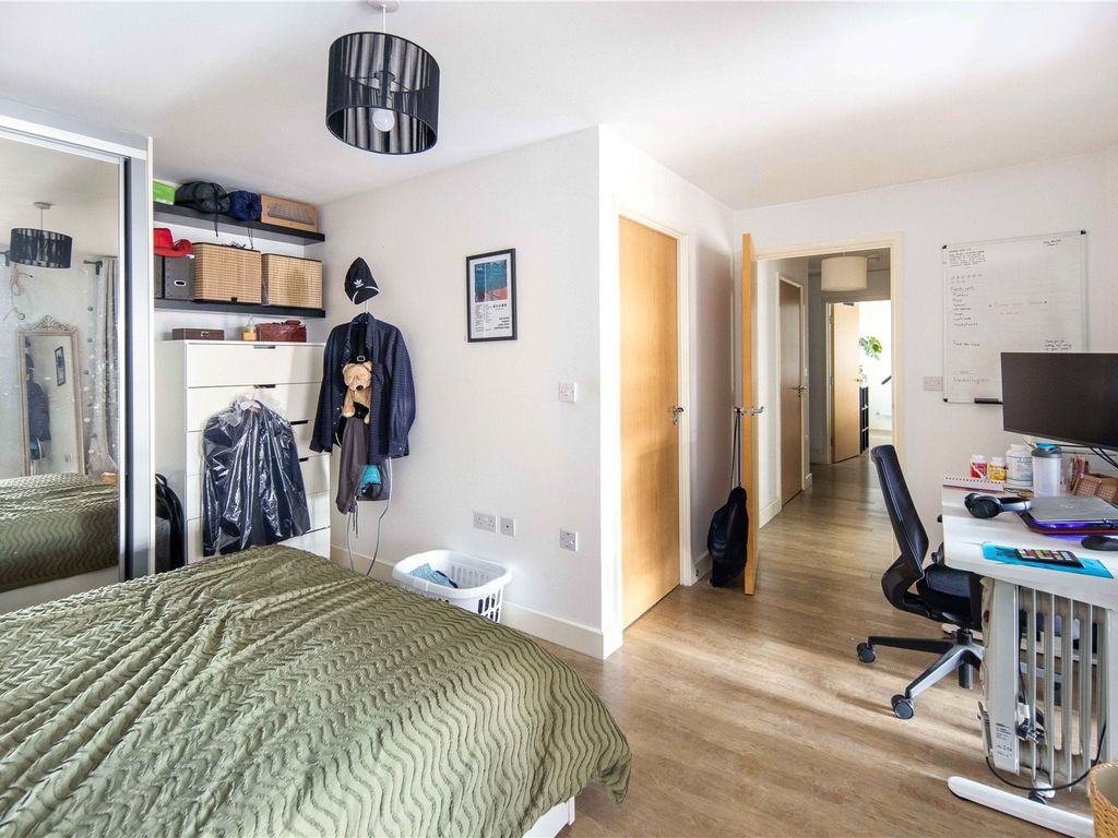 2 bed flat for sale in Roseberry Place, Dalston Junction, London E8, £625,000