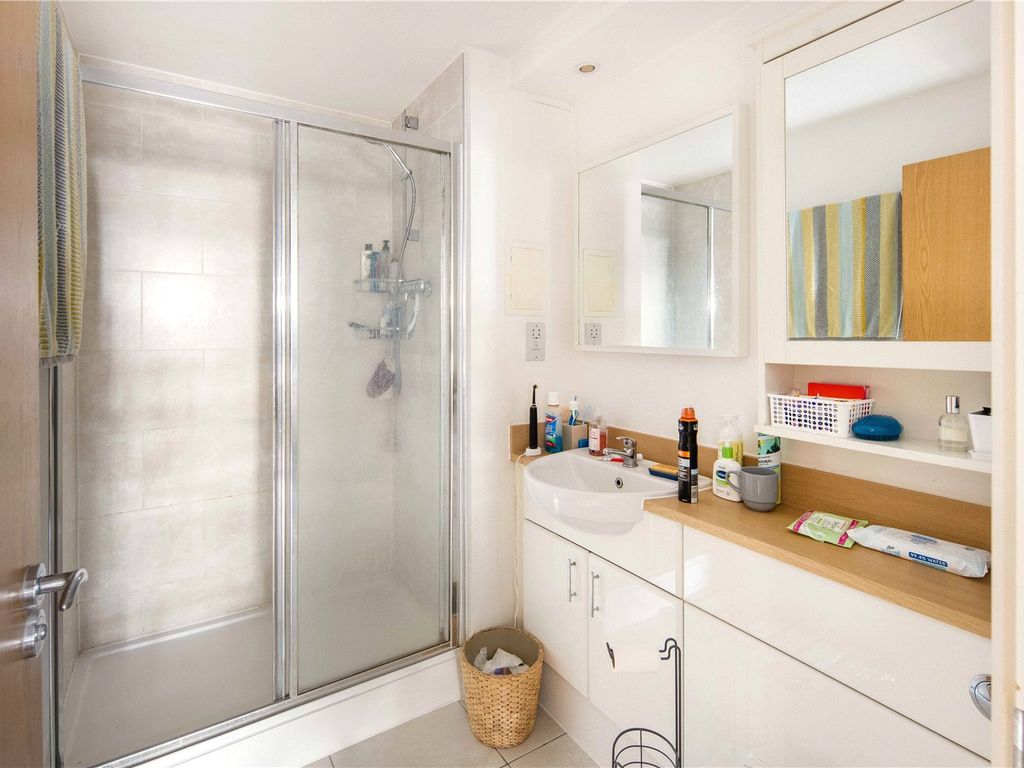 2 bed flat for sale in Roseberry Place, Dalston Junction, London E8, £625,000