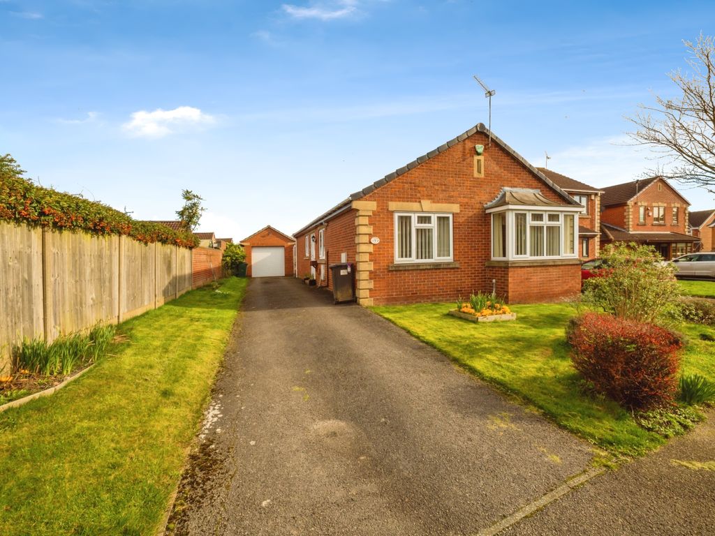 3 bed bungalow for sale in Poplar Grove, Ravenfield, Rotherham, South Yorkshire S65, £300,000