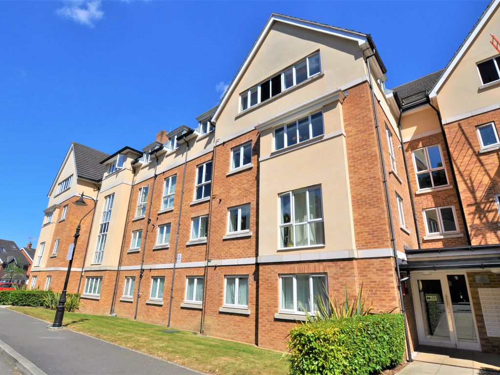 2 bed flat to rent in Capel Crescent, Stanmore HA7, £1,400 pcm