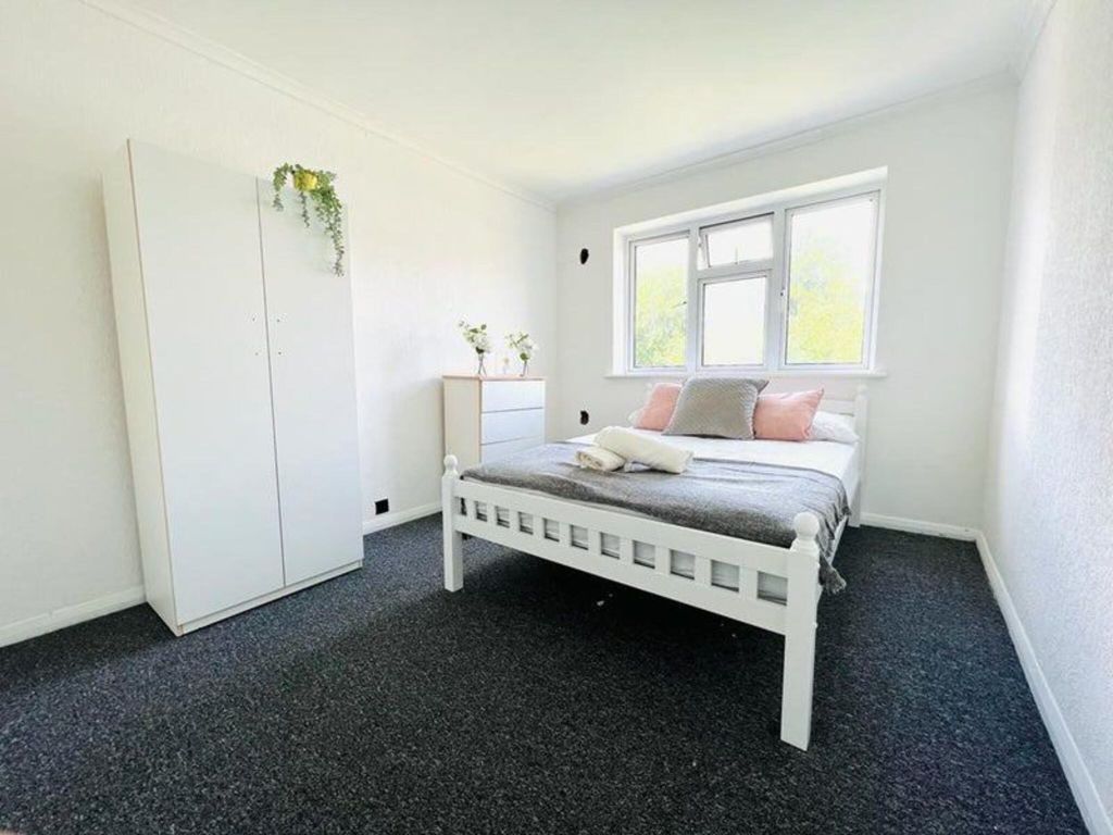 Room to rent in Whitton Dene, Isleworth TW7, £750 pcm