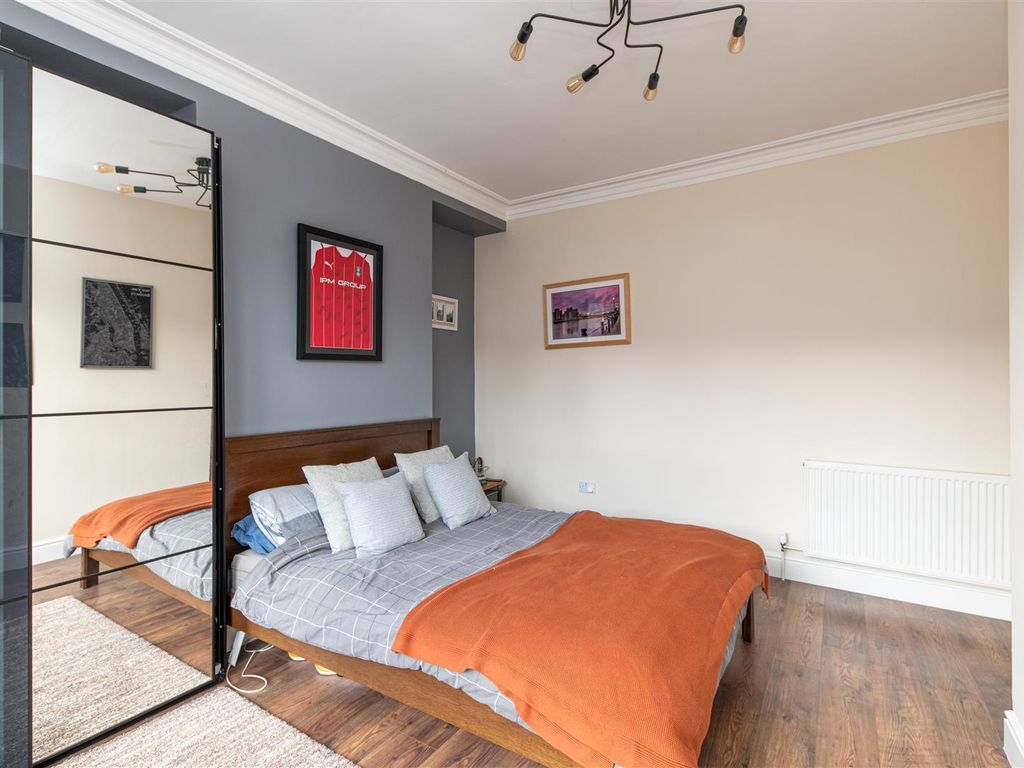 3 bed flat for sale in Helmsley Road, Sandyford, Newcastle Upon Tyne NE2, £175,000