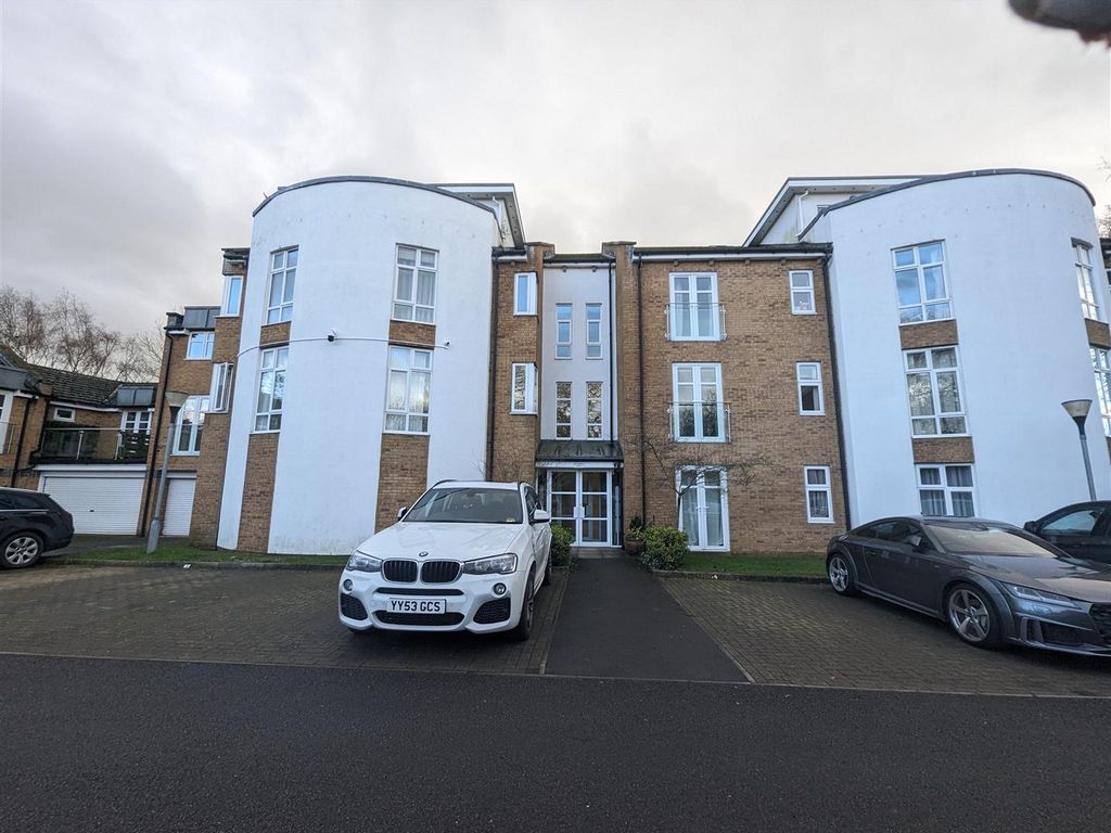 2 bed flat for sale in Green Chare, Darlington DL3, £235,000